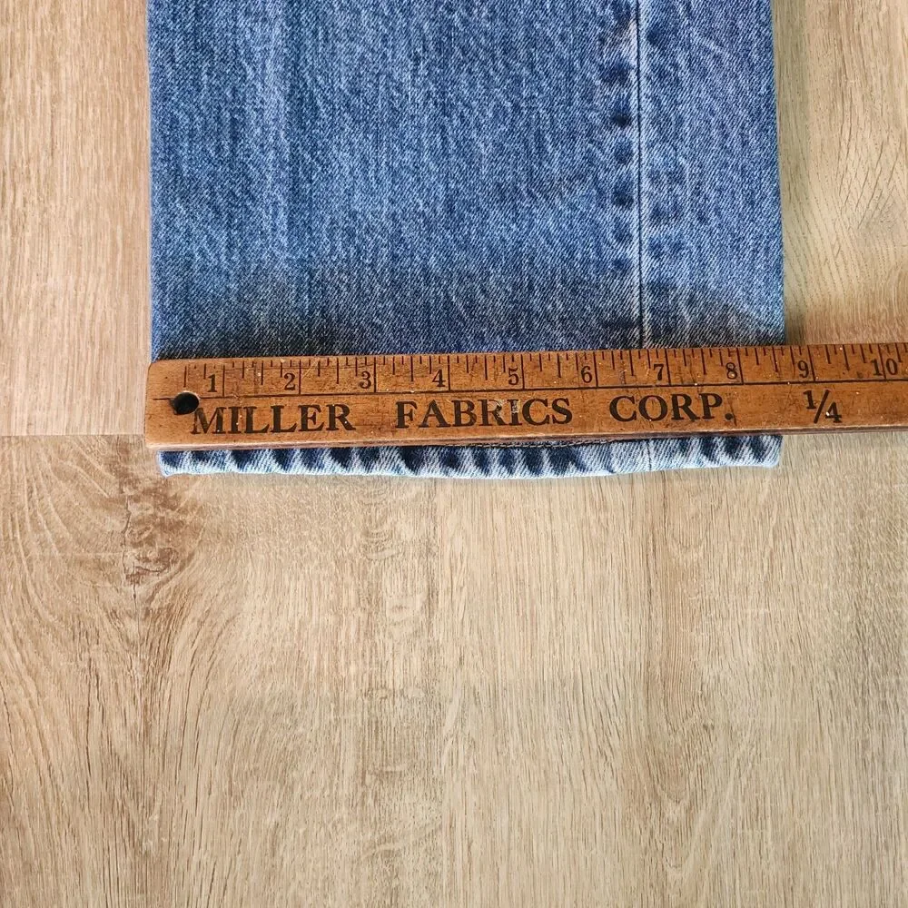 Vintage Levi's 501 Jeans Mens 29x32 Medium Wash Button Fly Denim Y2K
